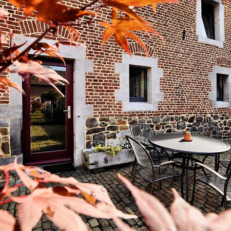 Nice Apartments In A Monumental Square Farm * Richelle